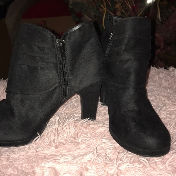 Black ankle boots - Picture 2 of 5